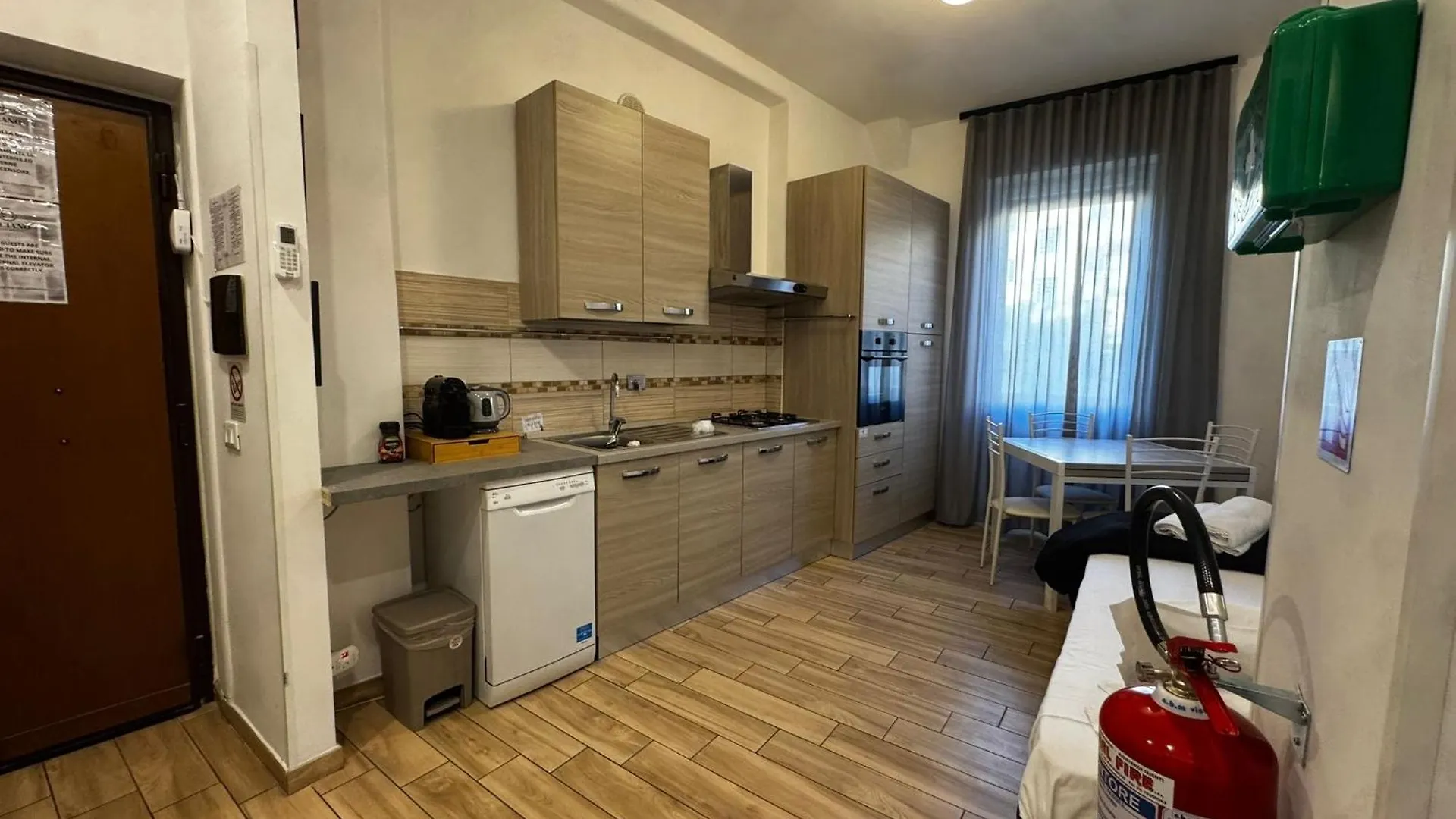 Luciano Colosseo Apartment Rome