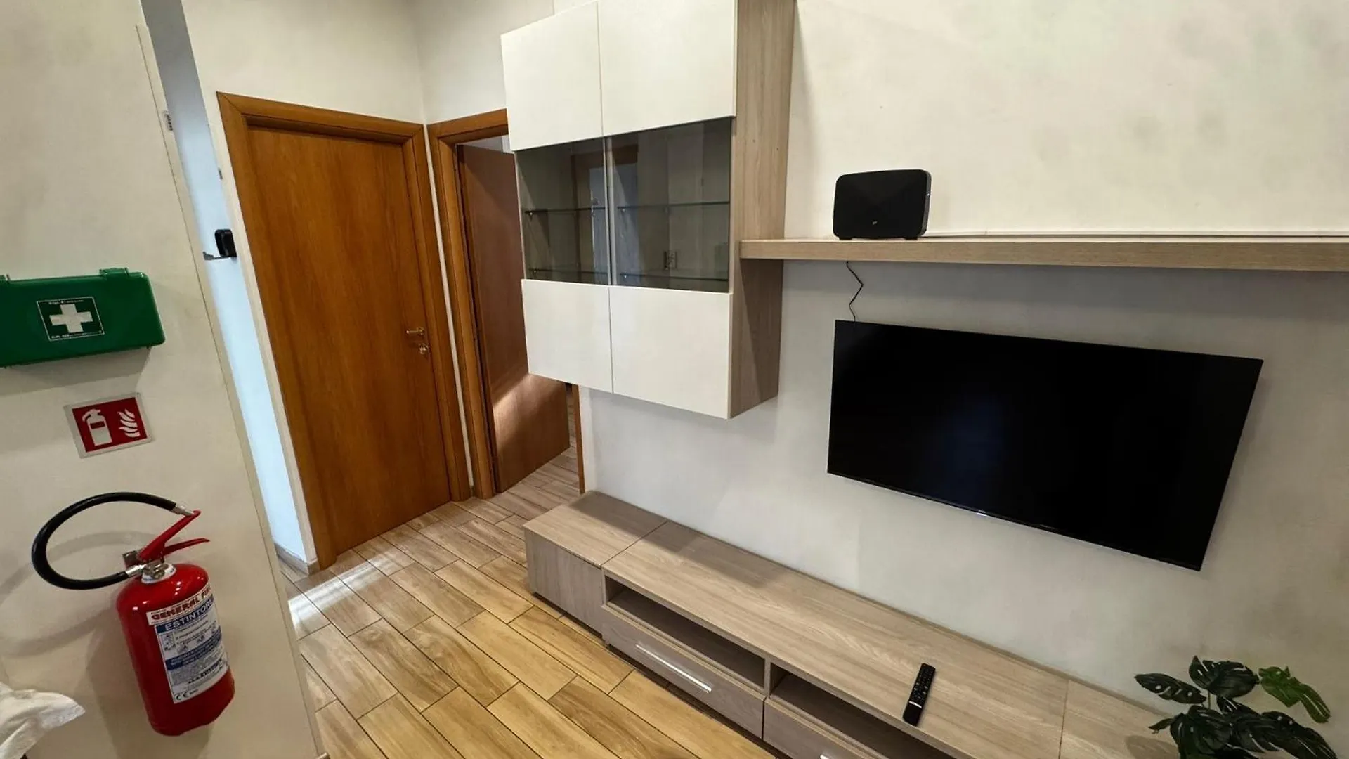 Luciano Colosseo Apartment Rome Italy
