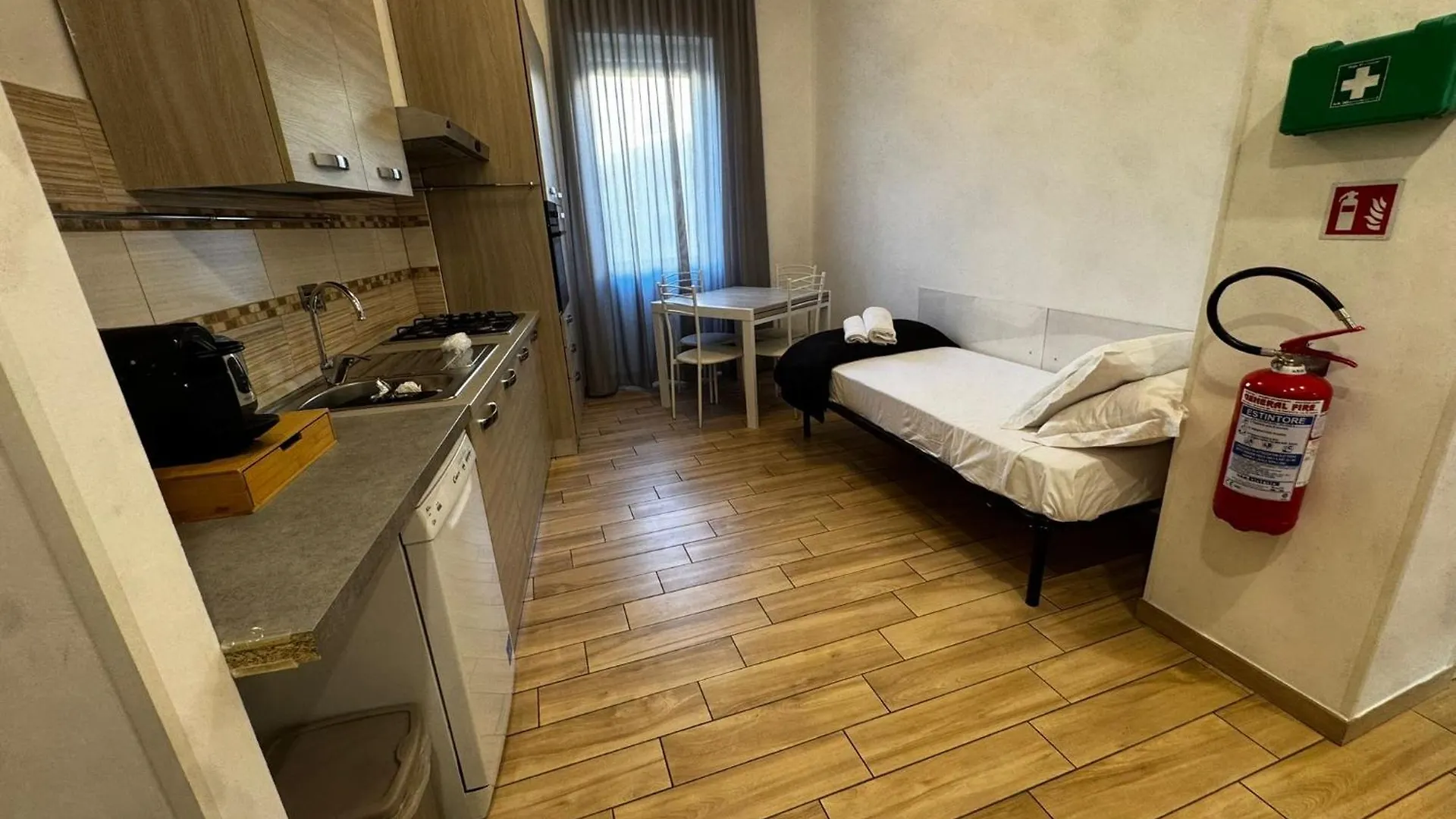 Luciano Colosseo Apartment Rome 0*,  Italy