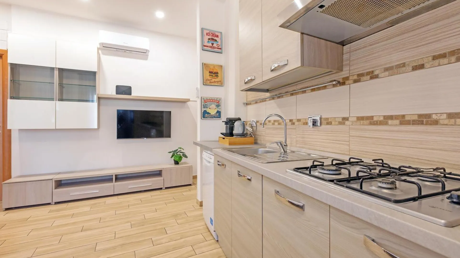 Luciano Colosseo Apartment Rome