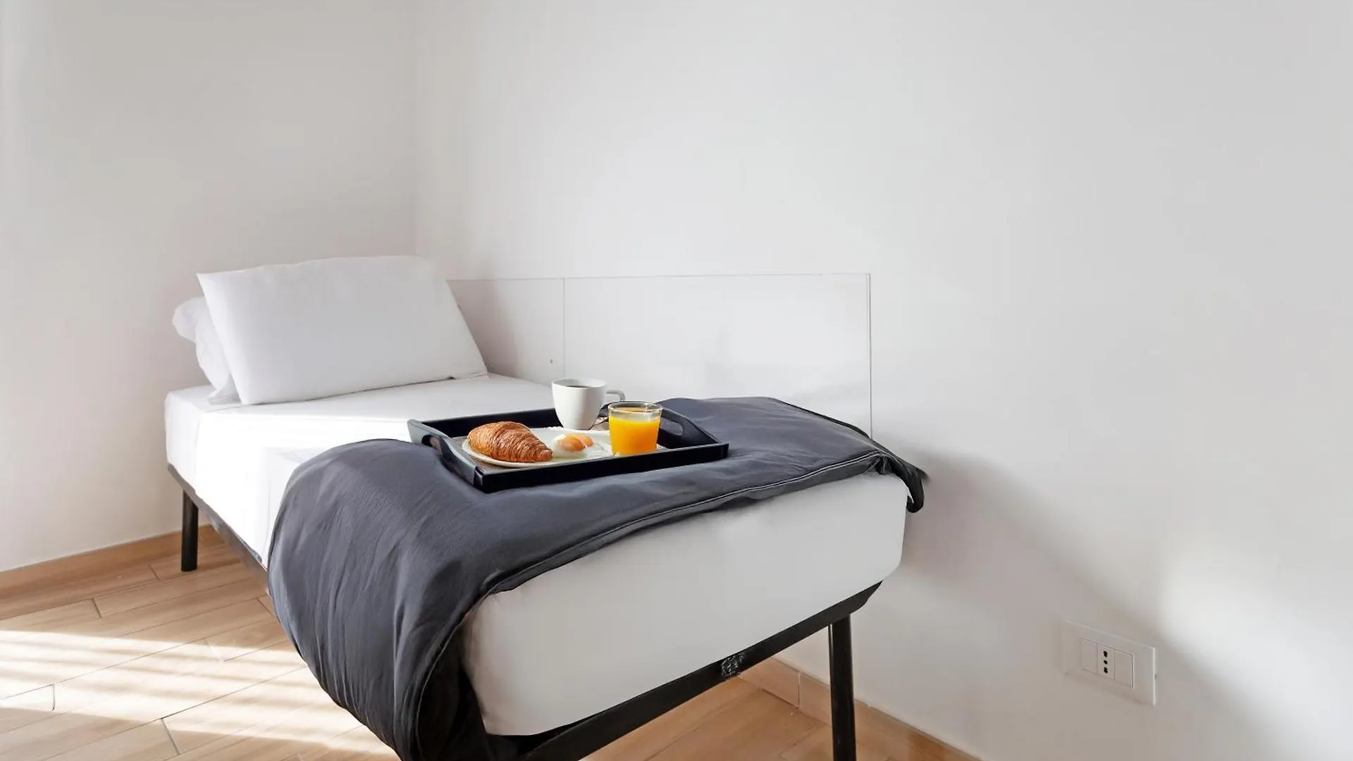 Luciano Colosseo Apartment Rome Italy