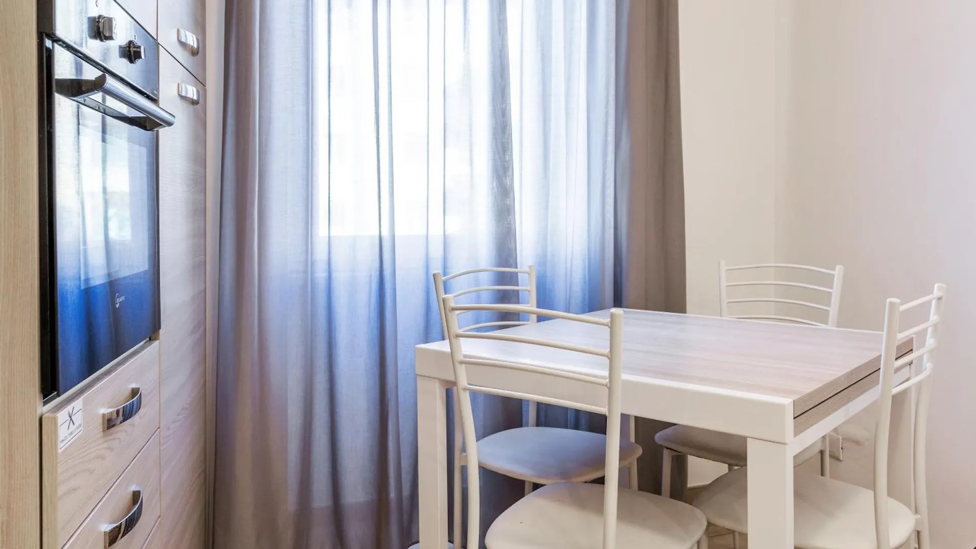 Luciano Colosseo Apartment Rome